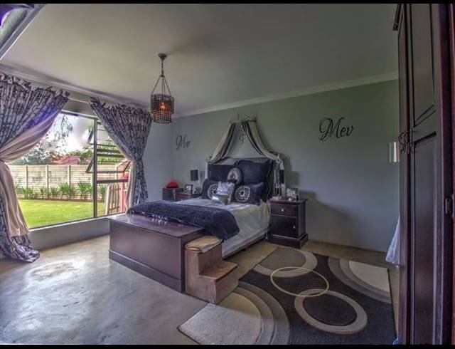 8,576M² SMALLHOLDING FOR SALE IN BREDELL